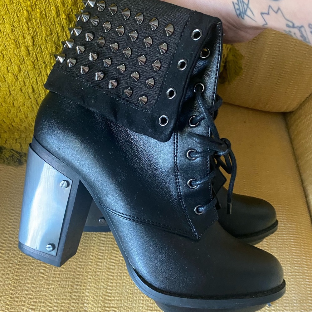 Boot heels